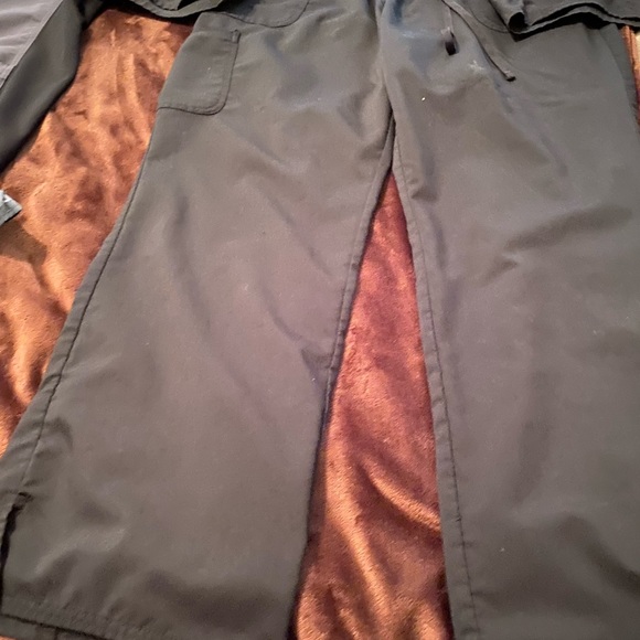 Miscellaneous mismatched package. 3 tops and 2 pants - Picture 2 of 9